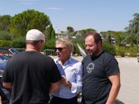 Quoi ! fait gaffe Alain tu ne fais pas le poids !