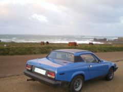 il y a La mer les Cheveaux et La TR7 ! vagues et chevaux à Kersaint